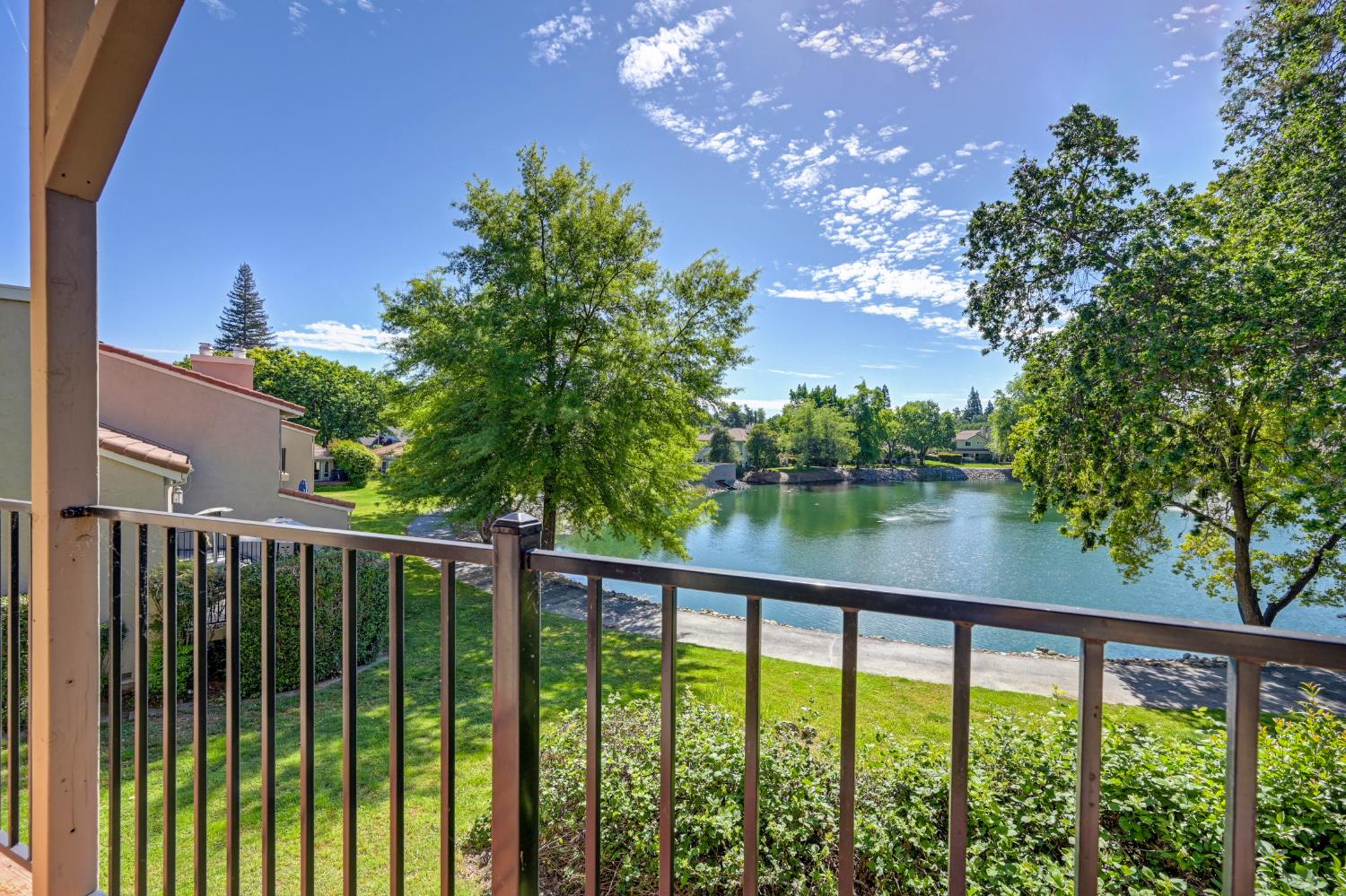 6986 Carreta Lane Rancho Murieta, CA 95683 - Photo 31 of 47 a view of a street