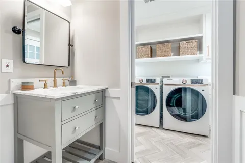 $1,049,000 | 6717 Dalhart Lane, Dallas, TX 75214