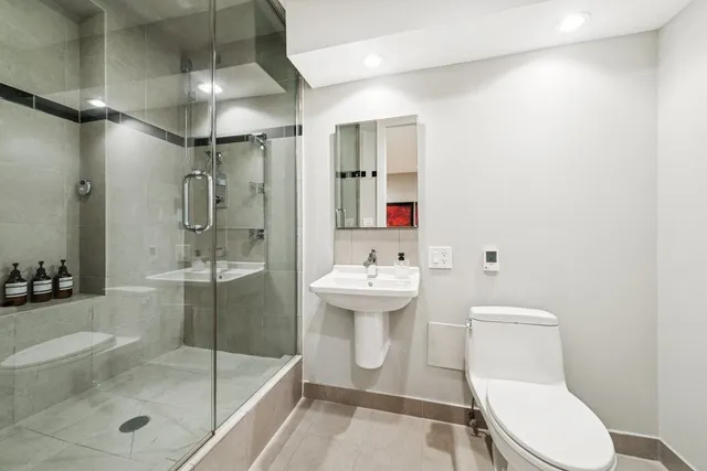 $5,500 | 680 North Lake Shore Drive, Unit 1407, Chicago, IL 60611