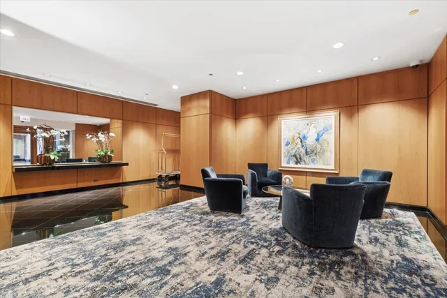 $5,500 | 680 North Lake Shore Drive, Unit 1407, Chicago, IL 60611