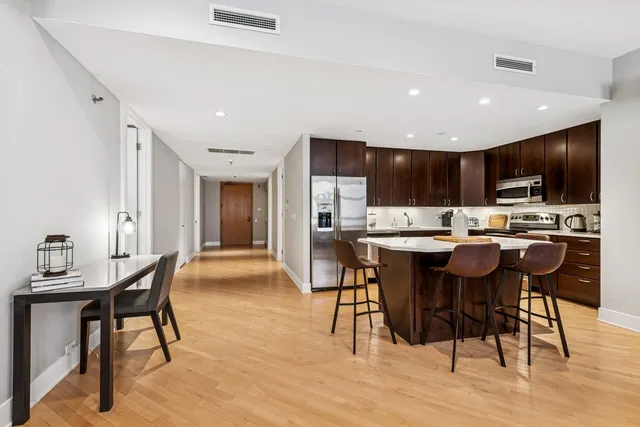 $5,500 | 680 North Lake Shore Drive, Unit 1407, Chicago, IL 60611