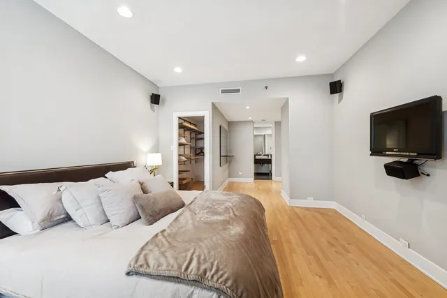 $5,500 | 680 North Lake Shore Drive, Unit 1407, Chicago, IL 60611