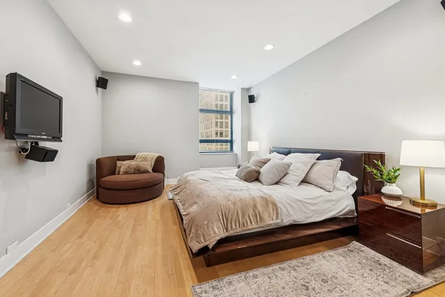 $5,500 | 680 North Lake Shore Drive, Unit 1407, Chicago, IL 60611