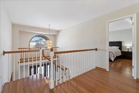 $699,000 | 9111 Hawthorn Drive, Hickory Hills, IL 60457