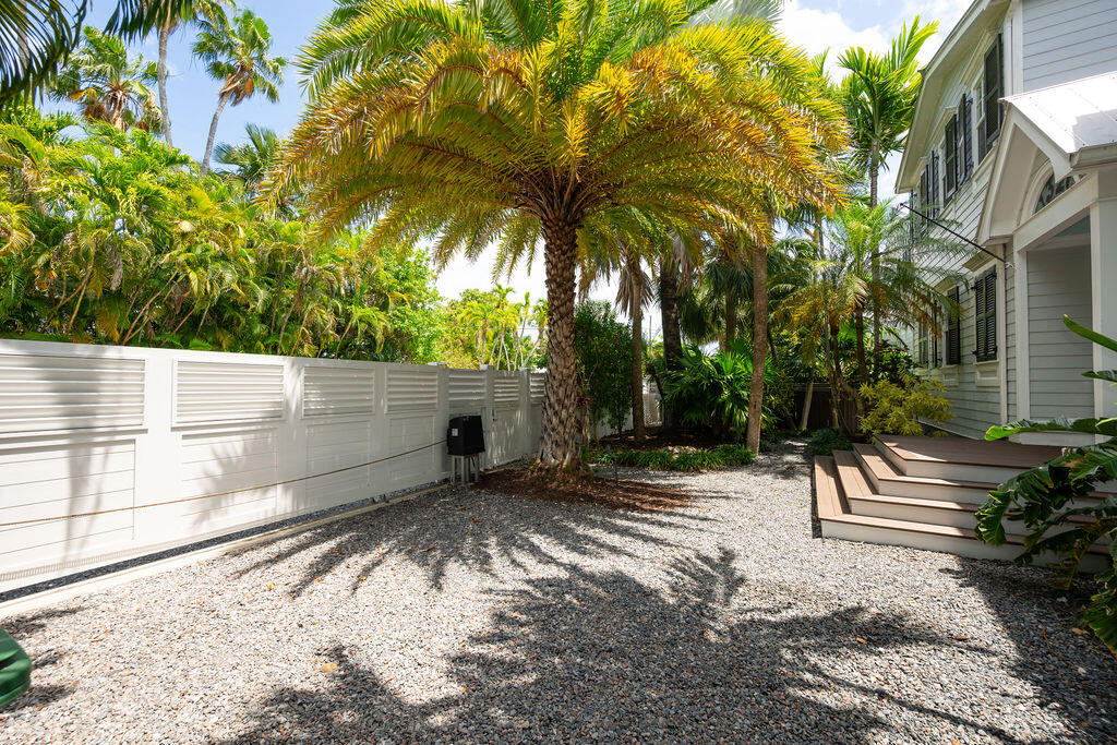 1320 South Street Key West, FL 33040 - Photo 4 of 36 a view of a yard with a tree