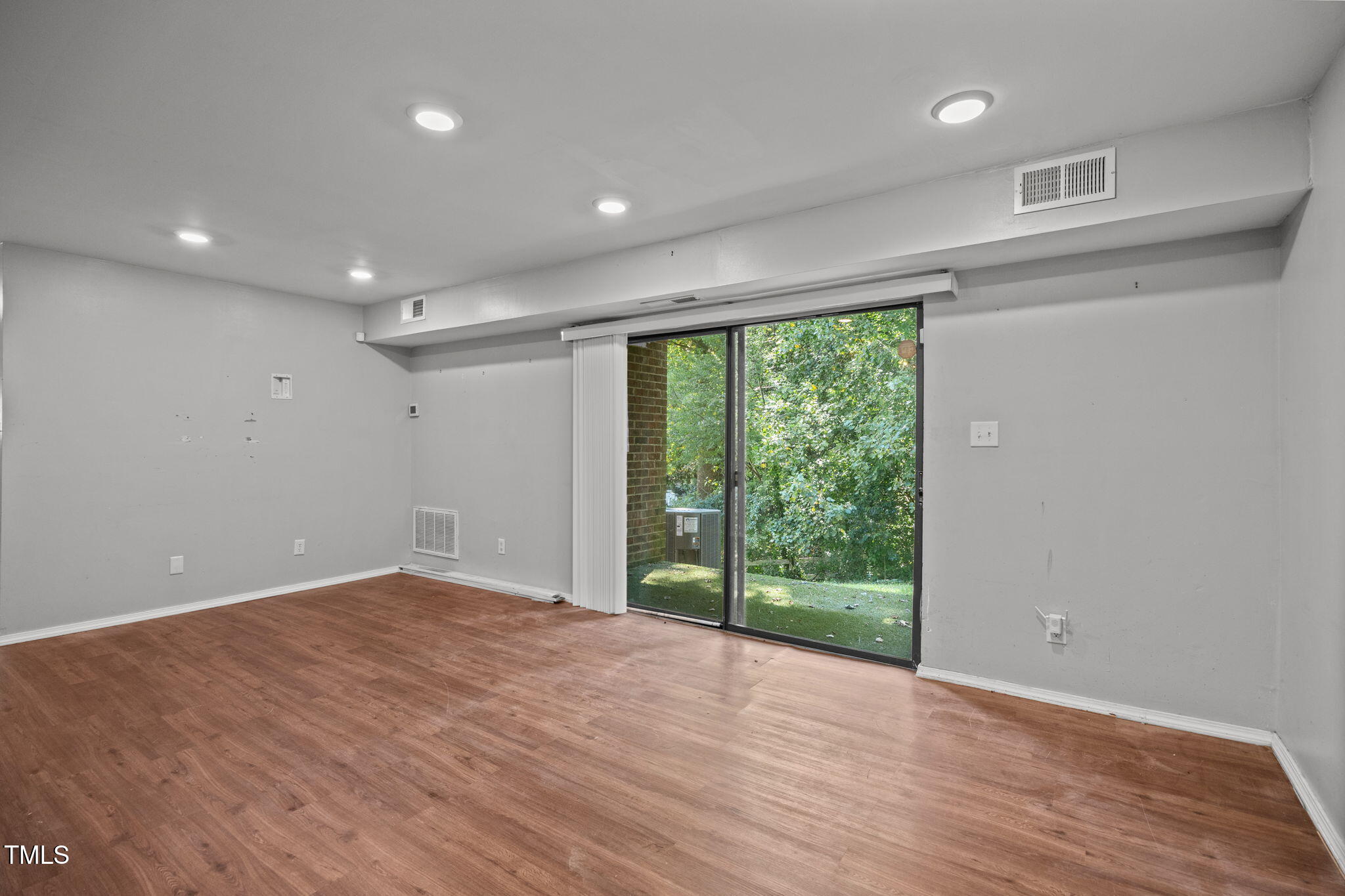 1010 Sandlin Place, Unit D Raleigh, NC 27606 - Photo 6 of 21 15-web-or-mls-IMG_2312