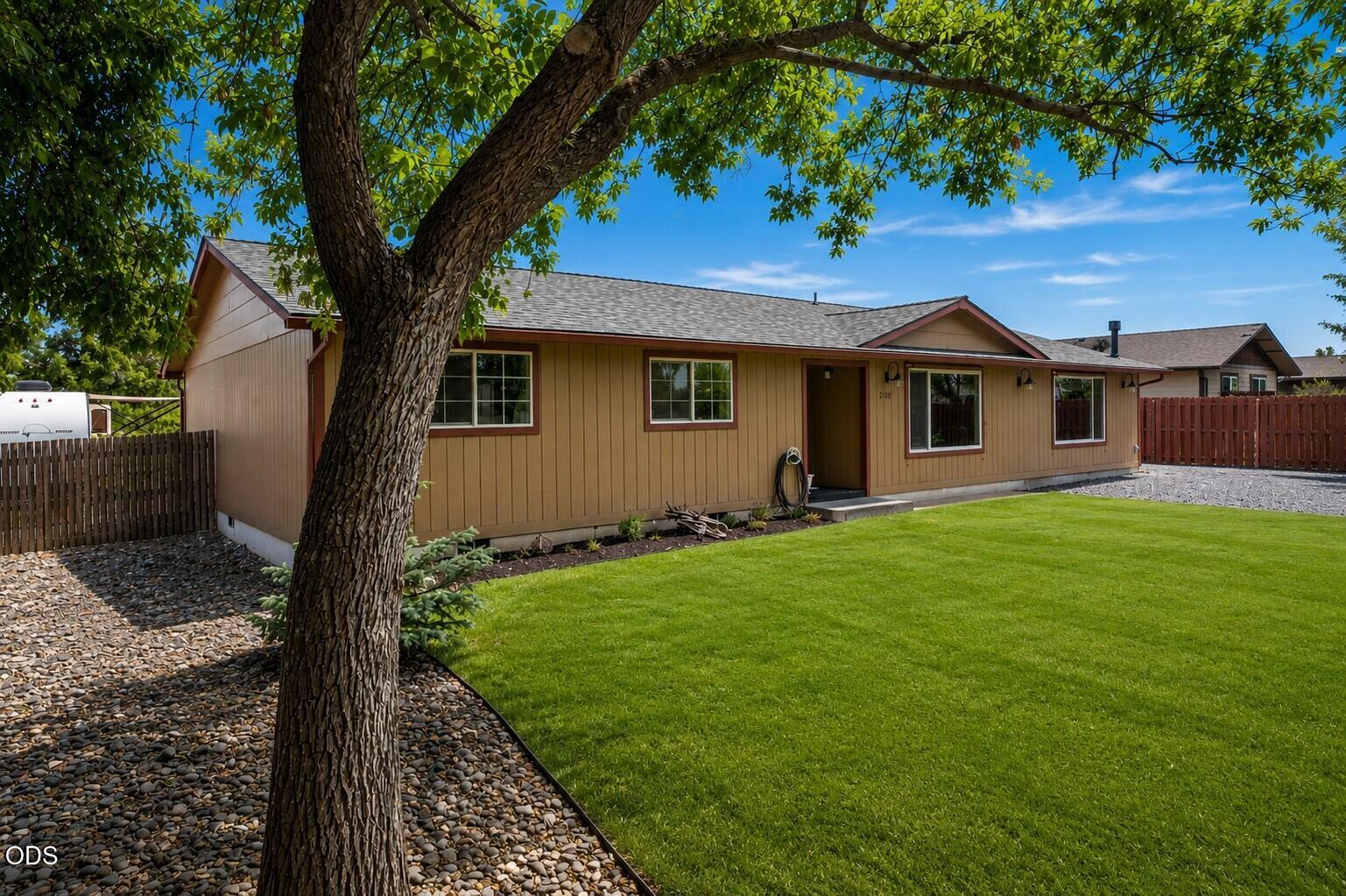 2108 Northwest 13th Street Redmond, OR 97756 - Photo 3 of 43