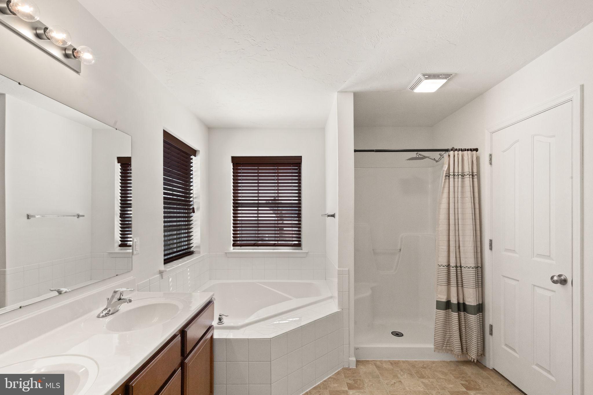 65 Crestview Lane Gettysburg, PA 17325 - Photo 18 of 38 Primary Bathroom