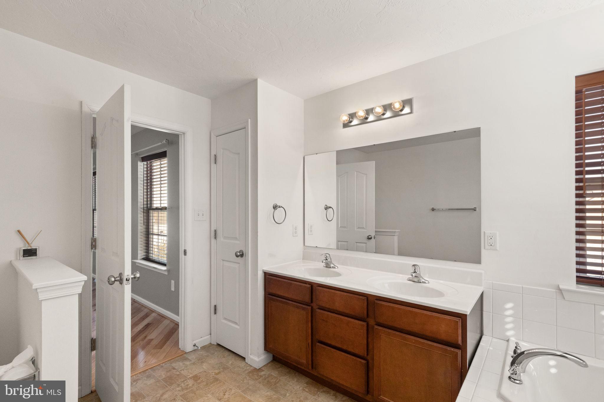 65 Crestview Lane Gettysburg, PA 17325 - Photo 19 of 38 Primary Bathroom