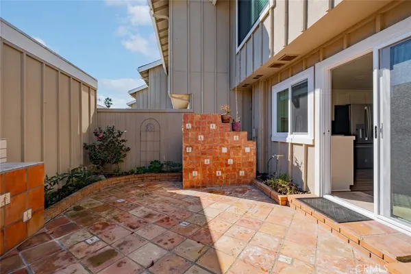$1,499,000 | 315 Spinnaker Way, Seal Beach, CA 90740