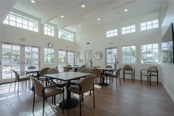 $1,499,000 | 315 Spinnaker Way, Seal Beach, CA 90740