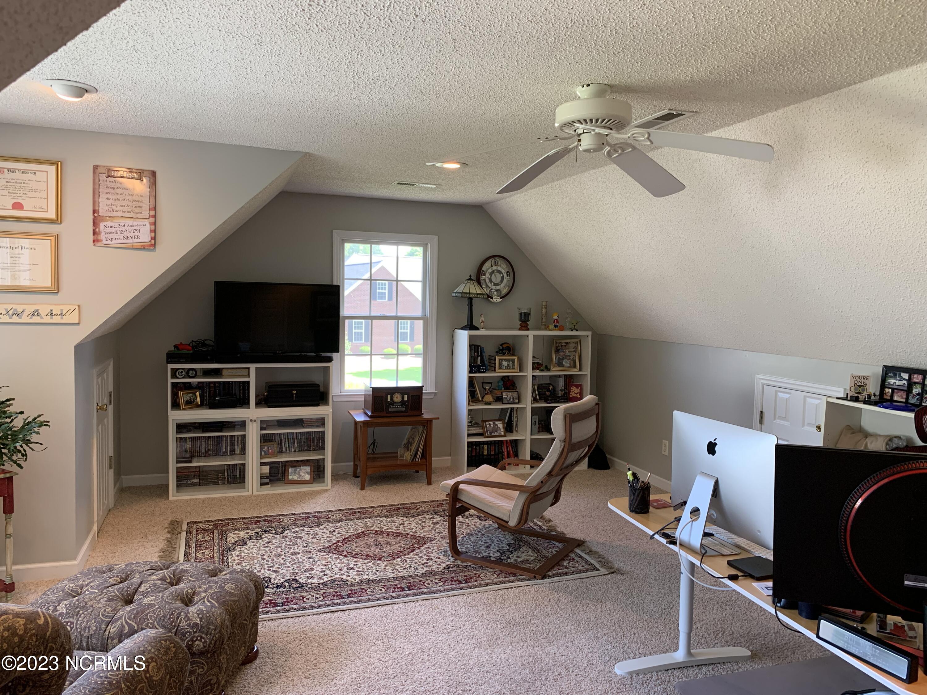 111 Geneva Road New Bern, NC 28562 - Photo 33 of 40 Bous room