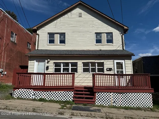 $1,300 | 210-212 Center Avenue, Plymouth, PA 18651