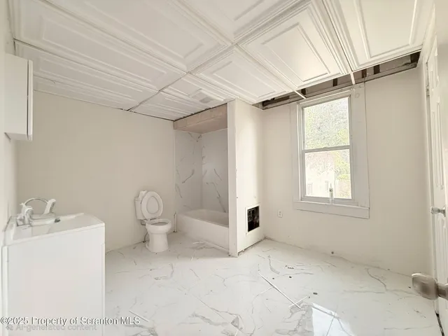 $1,300 | 210-212 Center Avenue, Plymouth, PA 18651