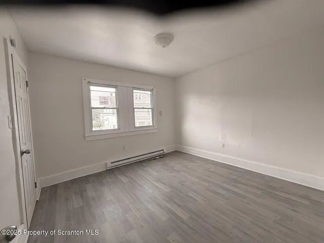 $1,300 | 210-212 Center Avenue, Plymouth, PA 18651