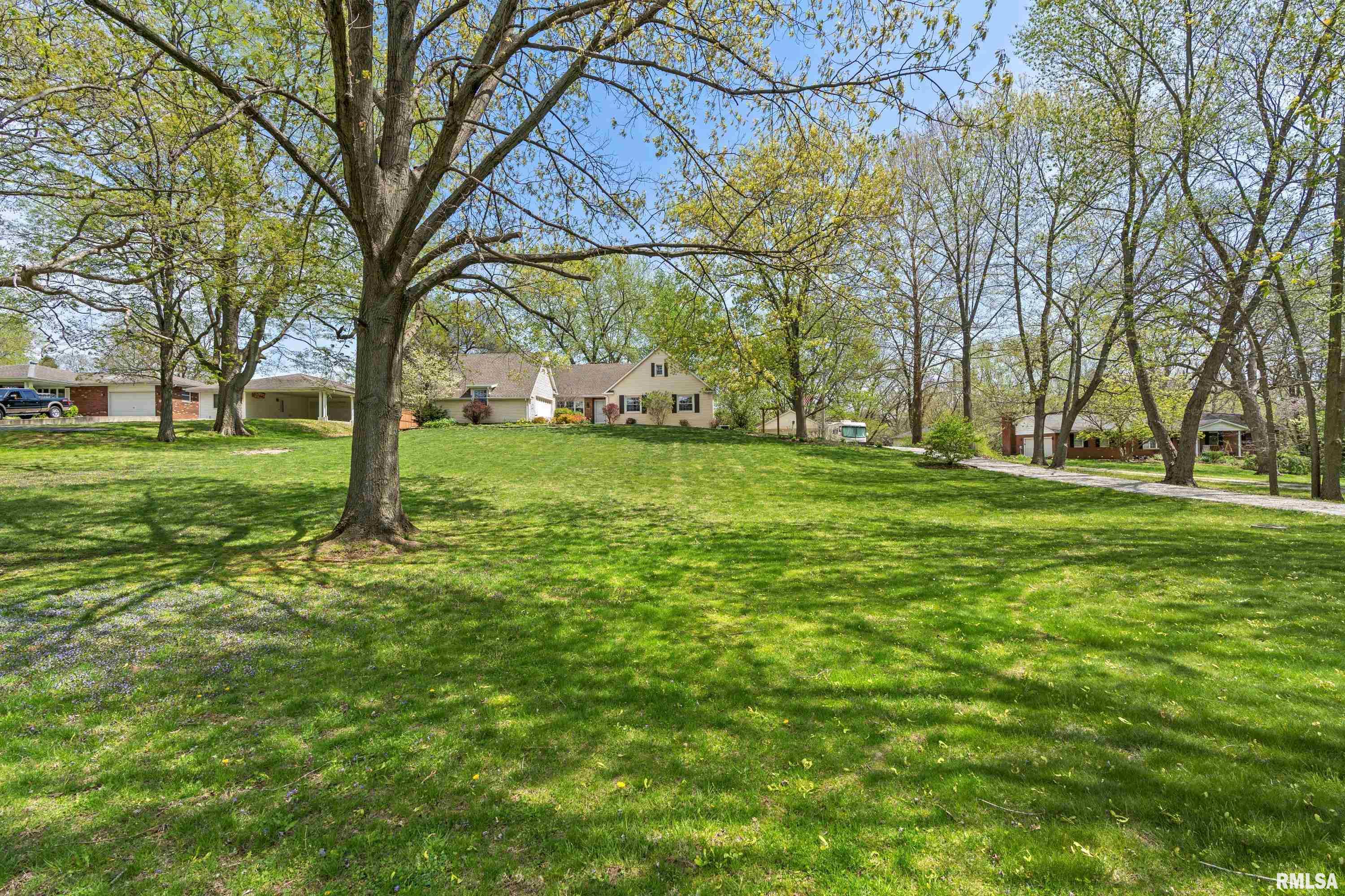 5636 Barlow Road Sherman, IL 62684 - Photo 4 of 42 Gallery Image 4