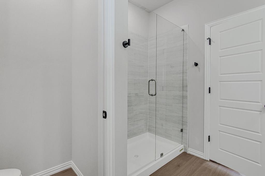 2729 Finley Street Fort Worth, TX 76111 - Photo 20 of 30 a bathroom with a shower