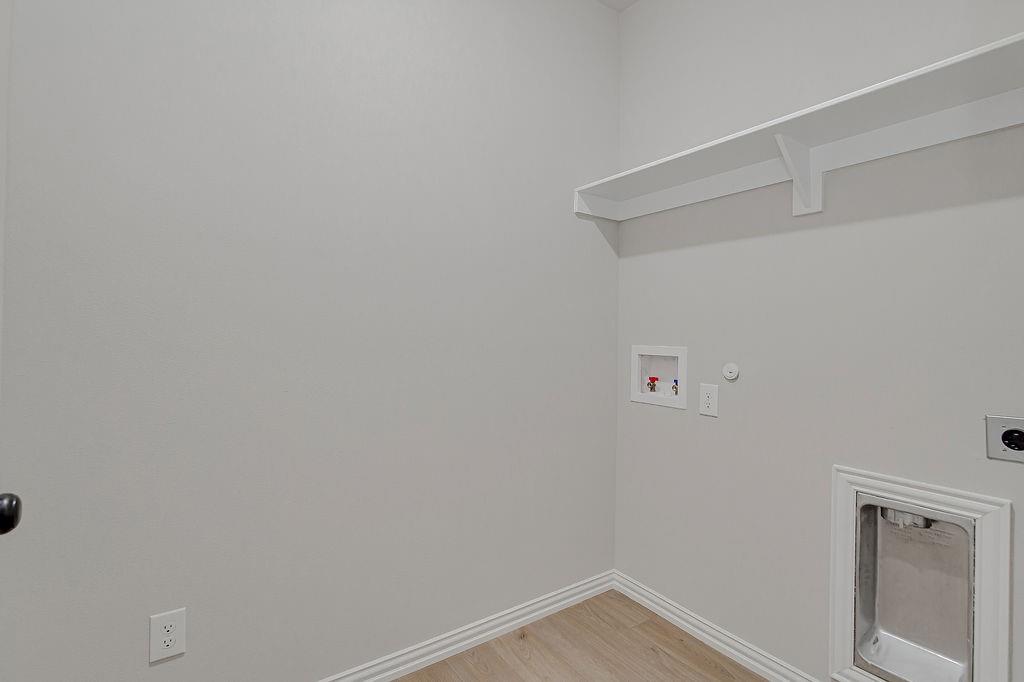 2729 Finley Street Fort Worth, TX 76111 - Photo 24 of 30 a view of a small space