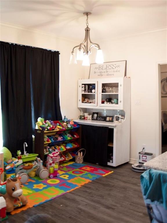 604 Head Street Palestine, TX 75801 - Photo 10 of 21 a living room with furniture and flat screen tv