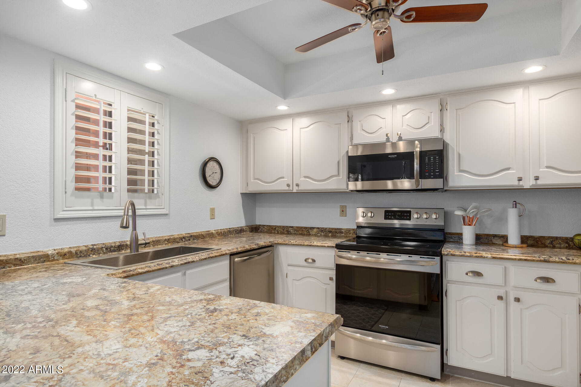 4303 East Cactus Road, Unit 415 Phoenix, AZ 85032 - Photo 8 of 47 Nicely Updated Kitchen