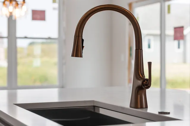 $839,900 | 266 East Sweetwater Way, Appleton, WI 54913