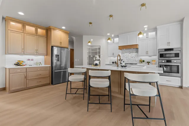 $839,900 | 266 East Sweetwater Way, Appleton, WI 54913