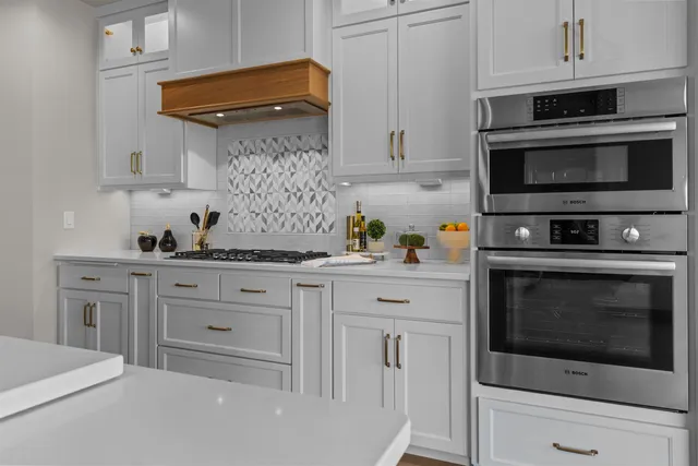 $839,900 | 266 East Sweetwater Way, Appleton, WI 54913