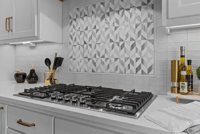 $839,900 | 266 East Sweetwater Way, Appleton, WI 54913