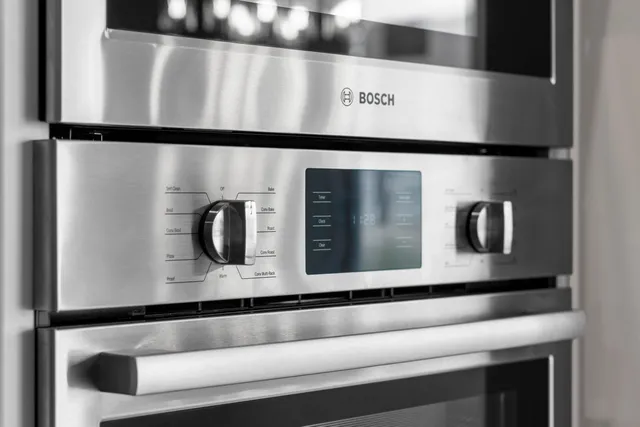 $839,900 | 266 East Sweetwater Way, Appleton, WI 54913