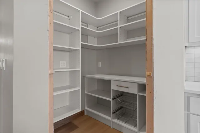 $839,900 | 266 East Sweetwater Way, Appleton, WI 54913