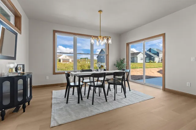 $839,900 | 266 East Sweetwater Way, Appleton, WI 54913