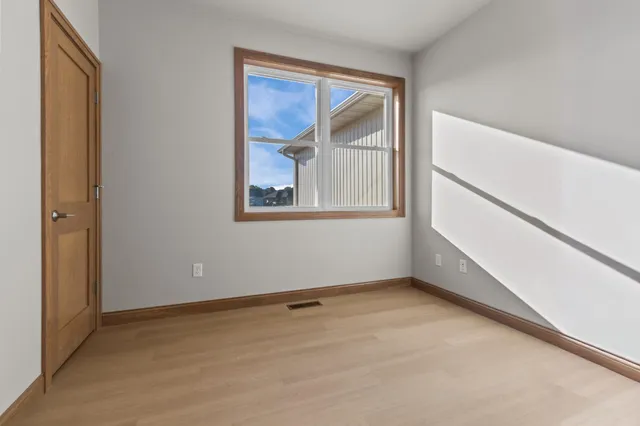 $839,900 | 266 East Sweetwater Way, Appleton, WI 54913