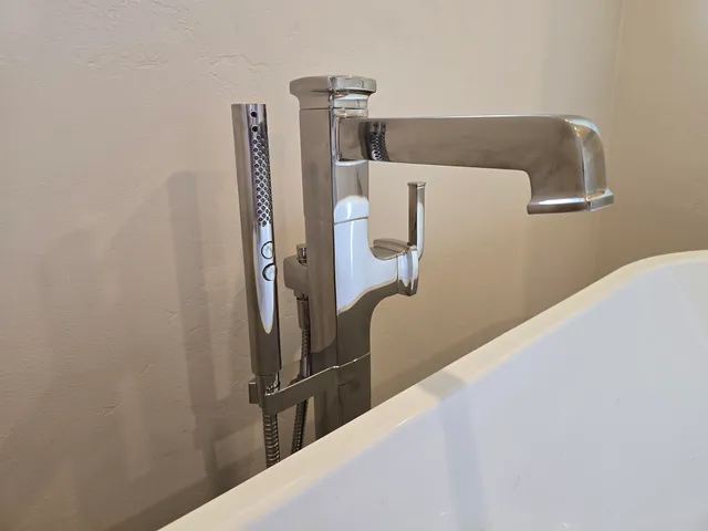 $839,900 | 266 East Sweetwater Way, Appleton, WI 54913