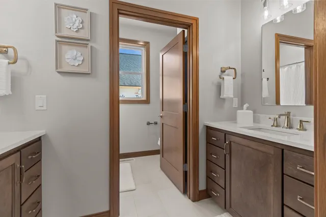 $839,900 | 266 East Sweetwater Way, Appleton, WI 54913