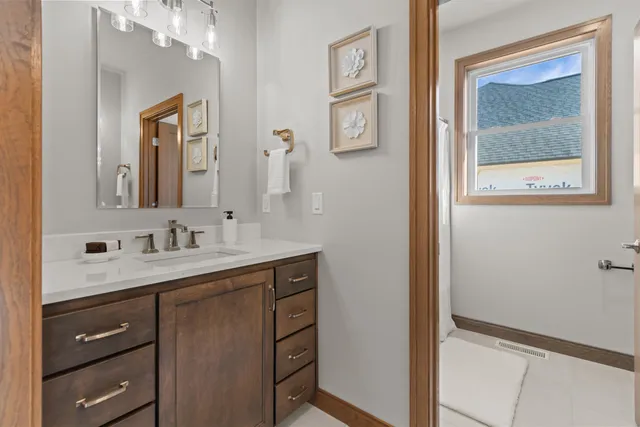 $839,900 | 266 East Sweetwater Way, Appleton, WI 54913