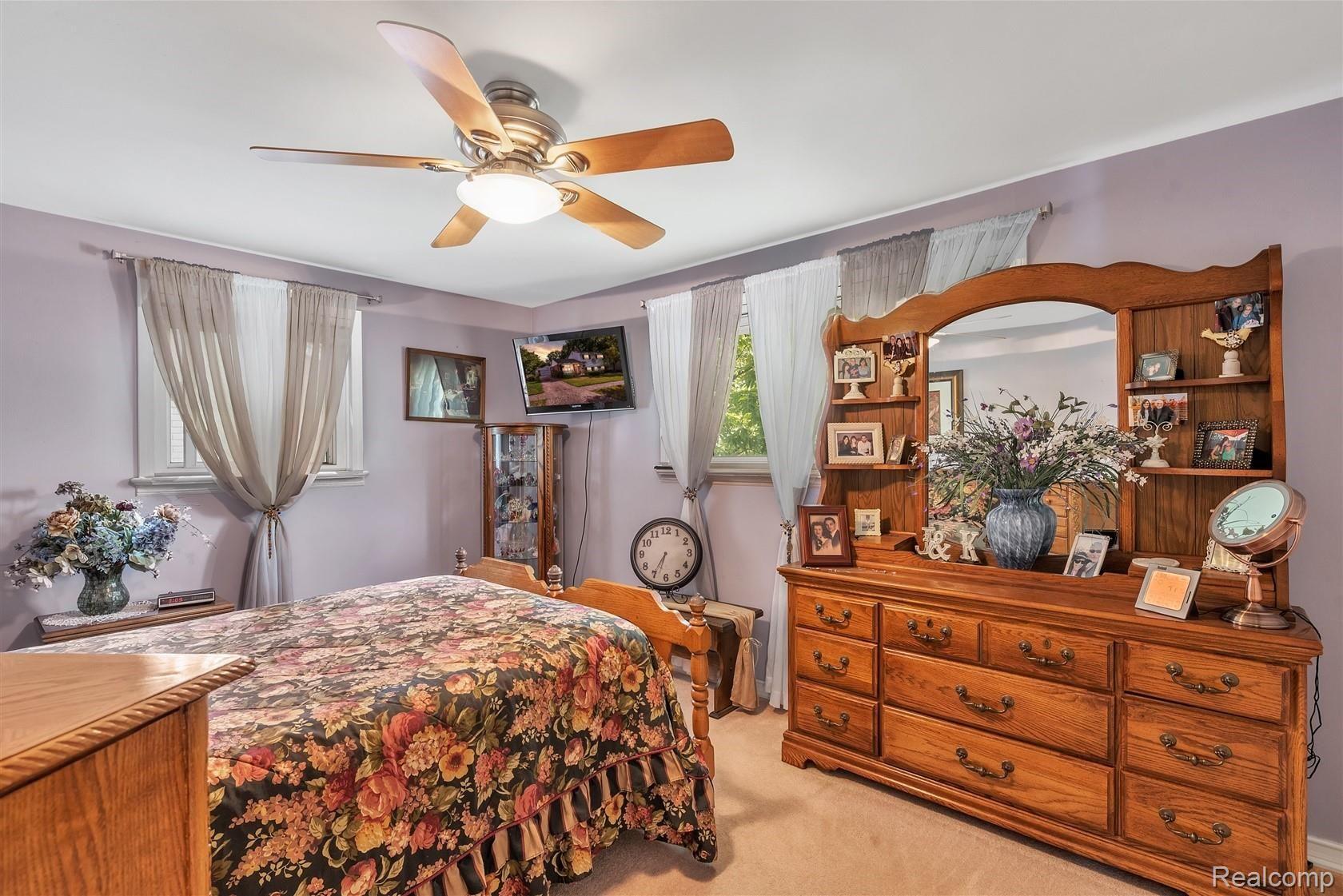 29549 Curtis Road Livonia, MI 48152 - Photo 24 of 46 27-29549 Curtis Rd-WindowStill-Real.jpg