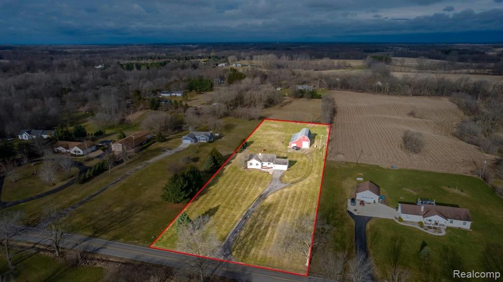 4560 Bradley Road Gregory, MI 48137 - Photo 4 of 34