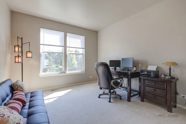 $550,000 | 725 Porter Circle, Lindenhurst, IL 60046