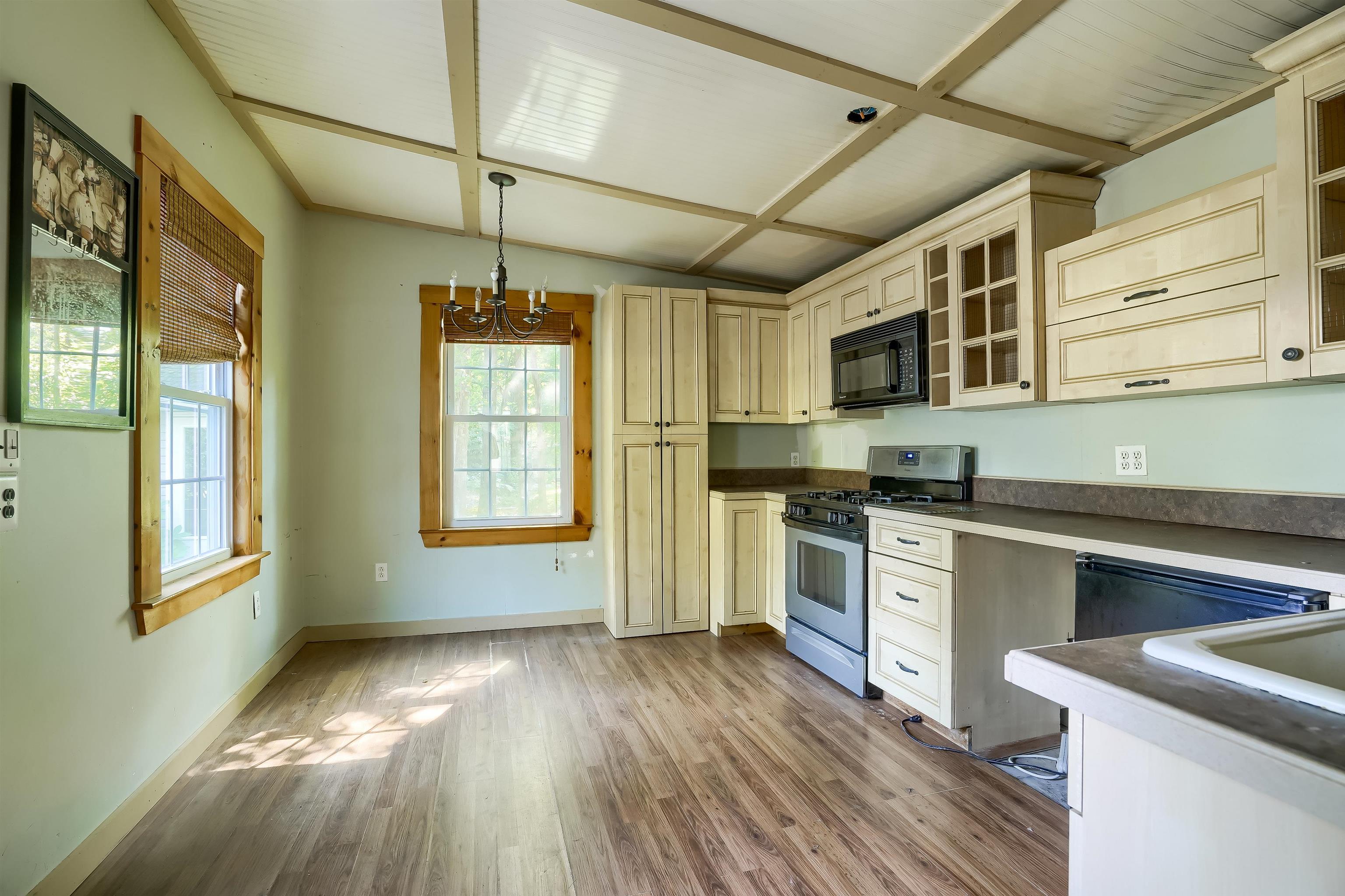 12 Spring Street Windham, NH 03087 - Photo 8 of 13