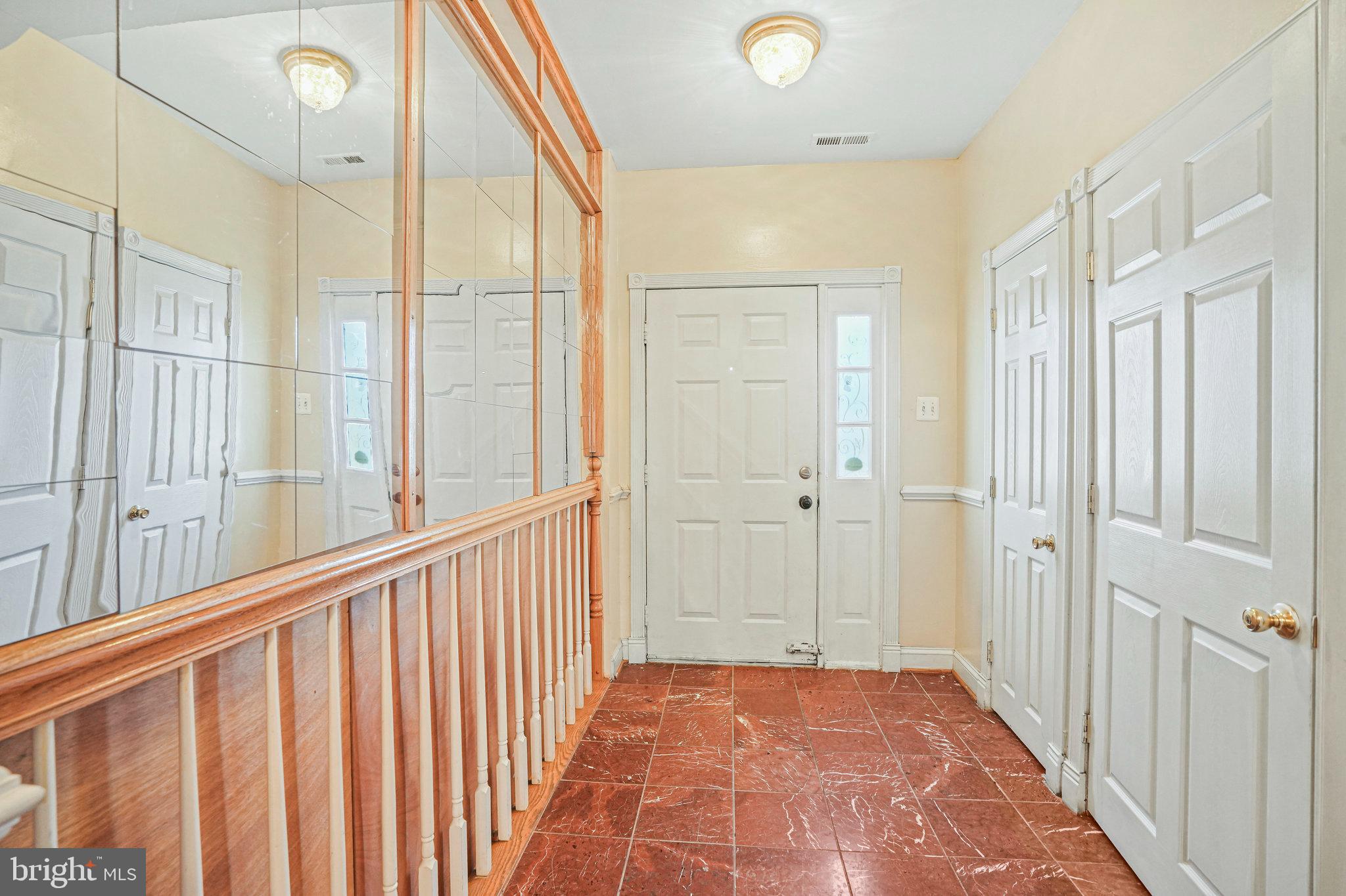 14902 Ashford Place Laurel, MD 20707 - Photo 7 of 41 a view of a hallway
