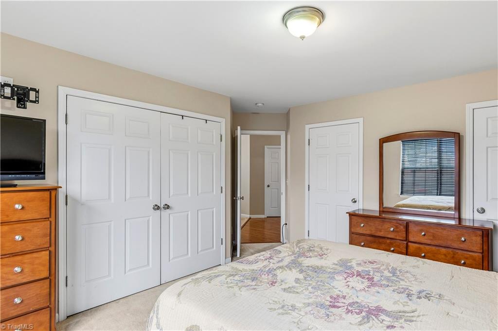 3025 Sycamore Point Trail High Point, NC 27265 - Photo 28 of 39