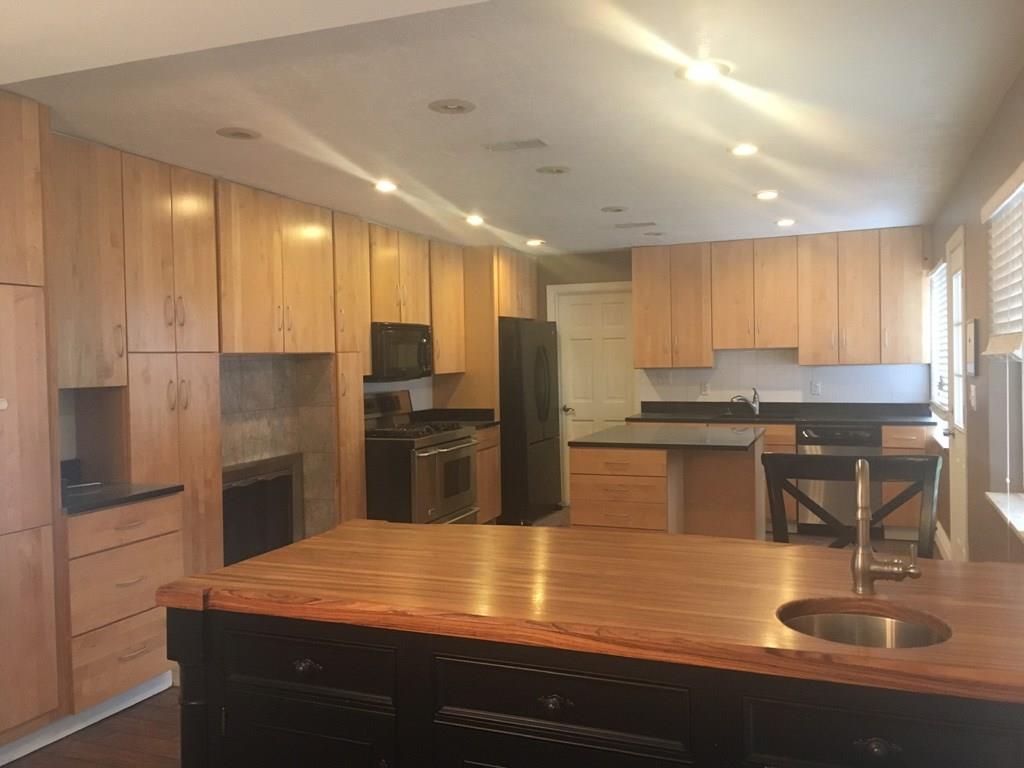 402 Fox Chapel Road Fox Chapel, PA 15238 - Photo 2 of 8 Kitchen