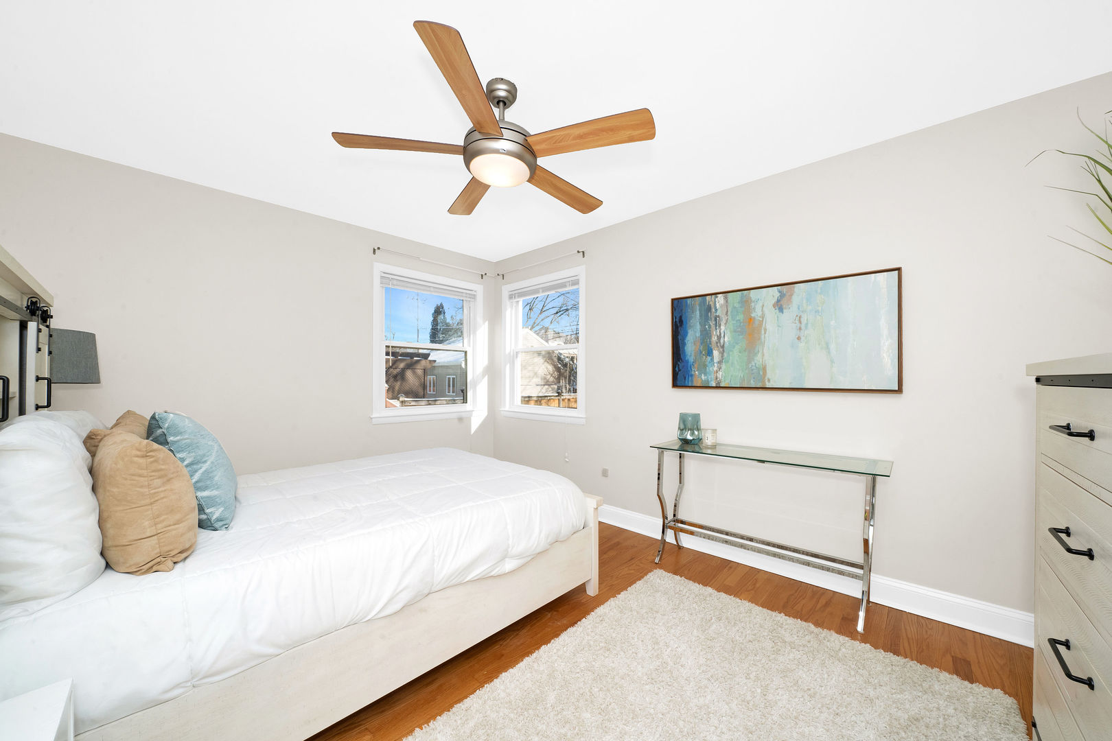 617 South Western Avenue Park Ridge, IL 60068 - Photo 16 of 40 a bedroom with a bed and a painting on the wall
