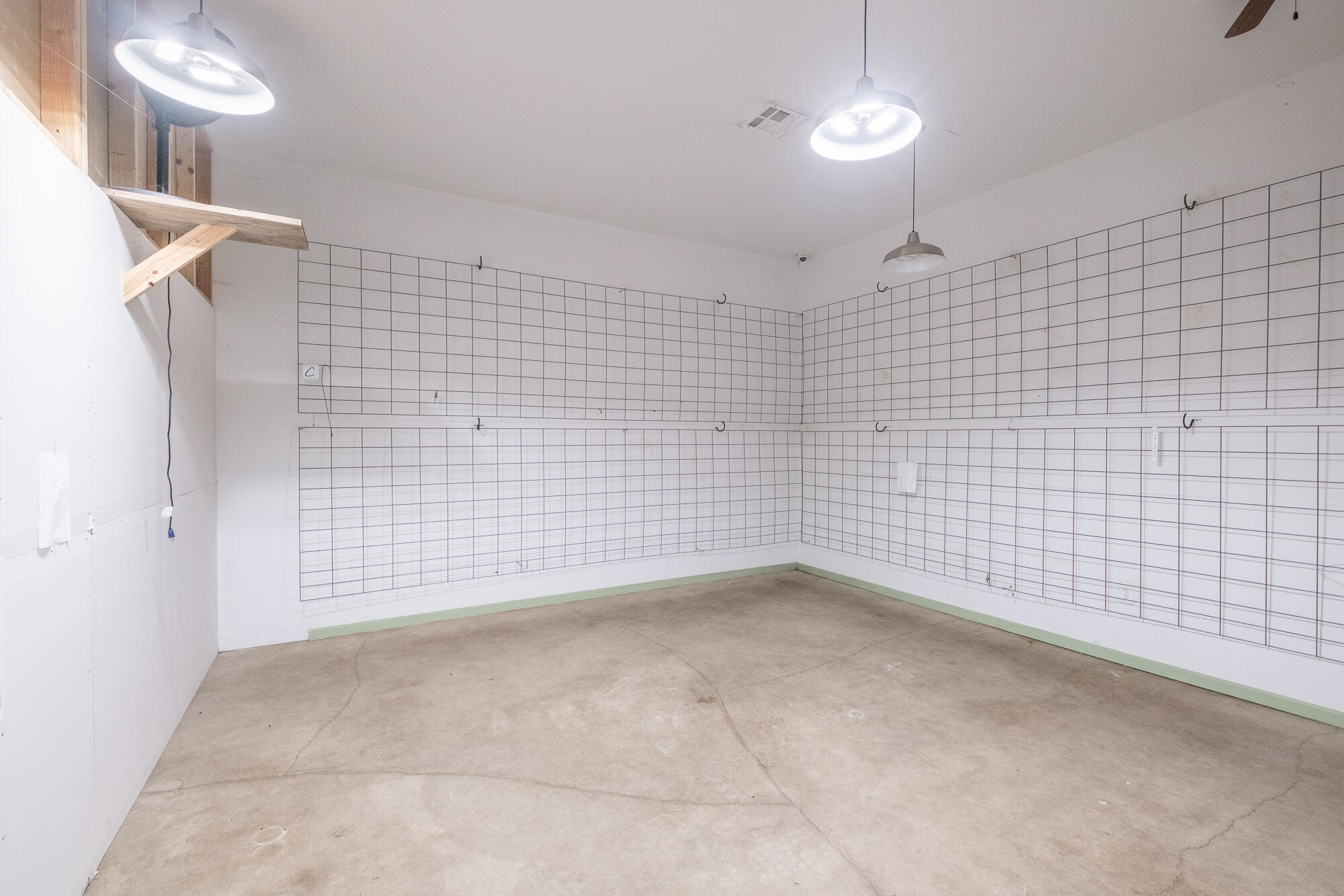 55 Q Street Cottage Grove, OR 97424 - Photo 17 of 36 a view of an empty room with a bathroom
