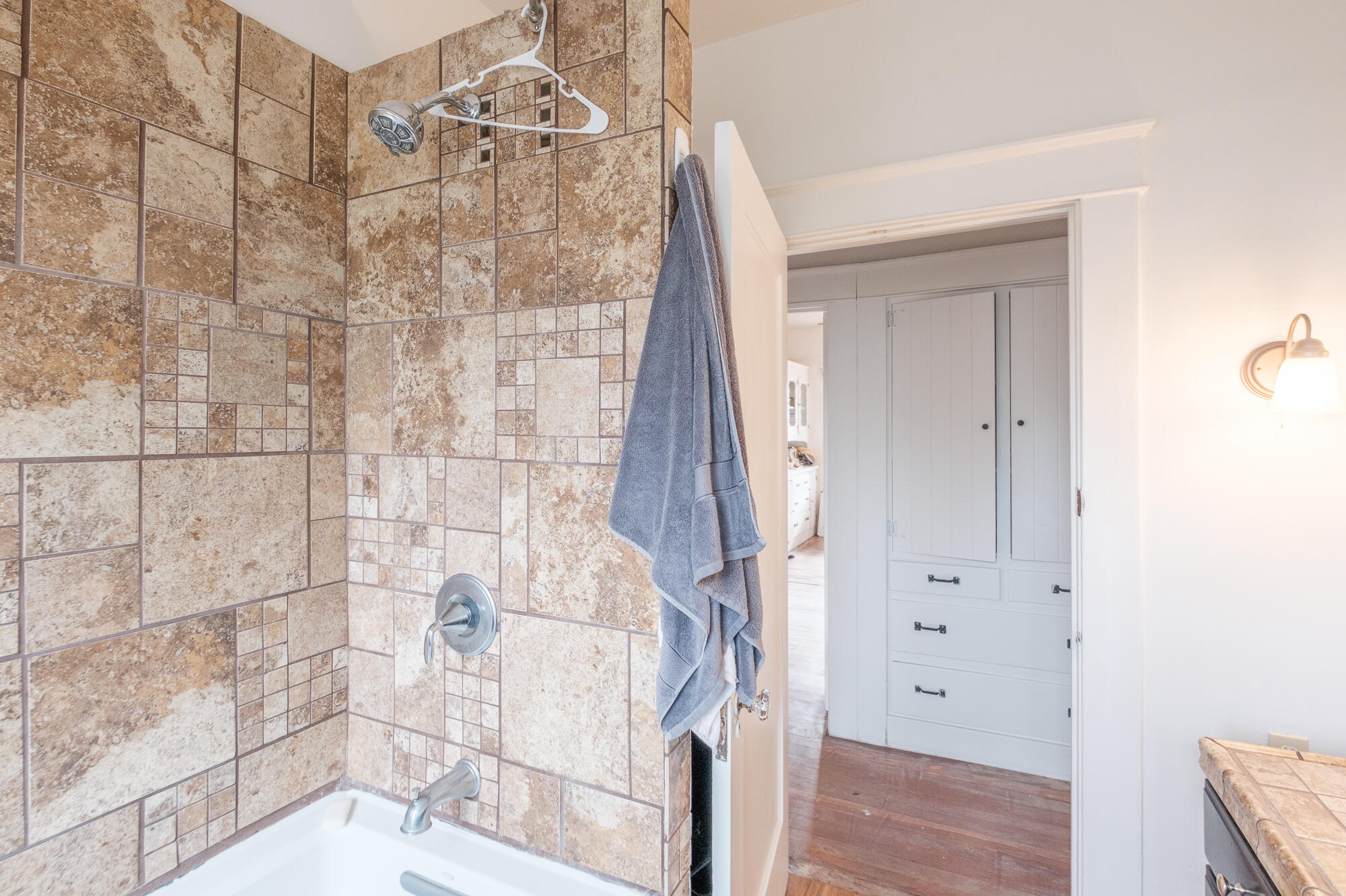 55 Q Street Cottage Grove, OR 97424 - Photo 36 of 36 a bathroom with a shower