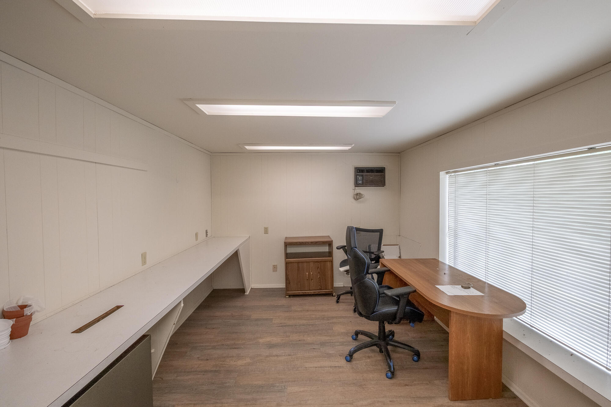 55 Q Street Cottage Grove, OR 97424 - Photo 10 of 36 a view of a workspace with furniture