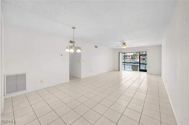 $199,600 | 4525 Country Club Boulevard, Unit 110, Cape Coral, FL 33904