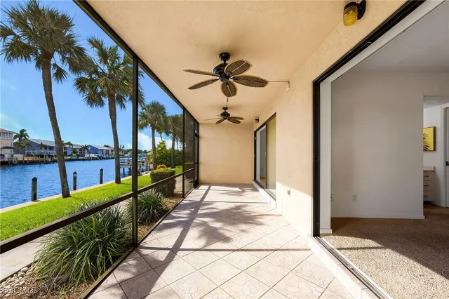 $199,600 | 4525 Country Club Boulevard, Unit 110, Cape Coral, FL 33904