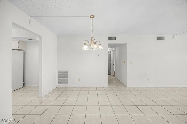 $199,600 | 4525 Country Club Boulevard, Unit 110, Cape Coral, FL 33904