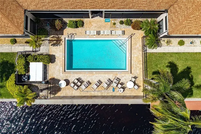 $199,600 | 4525 Country Club Boulevard, Unit 110, Cape Coral, FL 33904